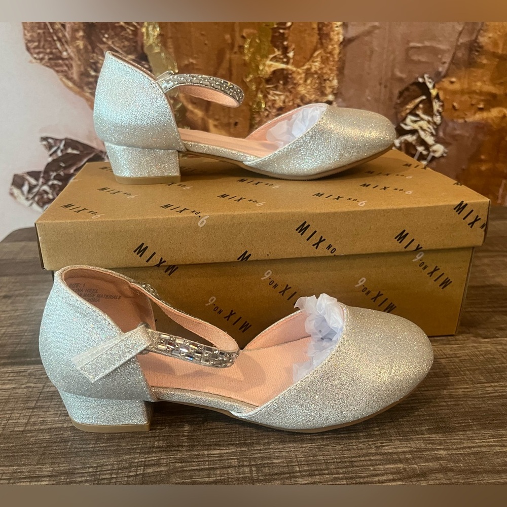 Mix No. 6 Selina Pump - Kids'
‼️Size 1 youth ‼️
